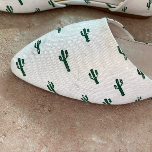 Forever 21 Women's Cactus Cream Green Pointed Toe Canvas Dorsay Flats Size 10 - Picture 5 of 7